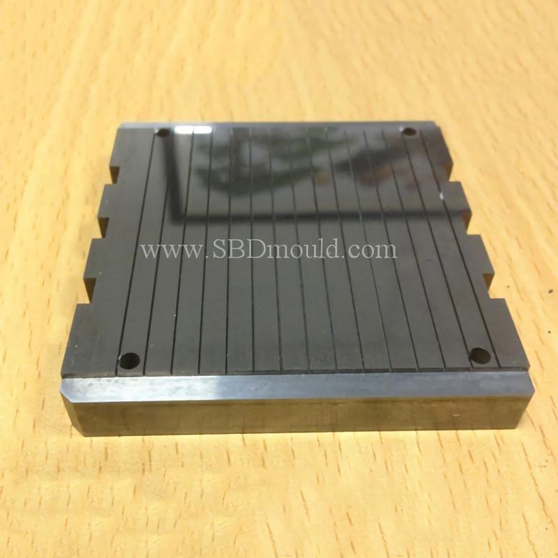OEM hardened metal well finished plate with narrow groove on surface